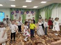 Как прекрасно слово мама!